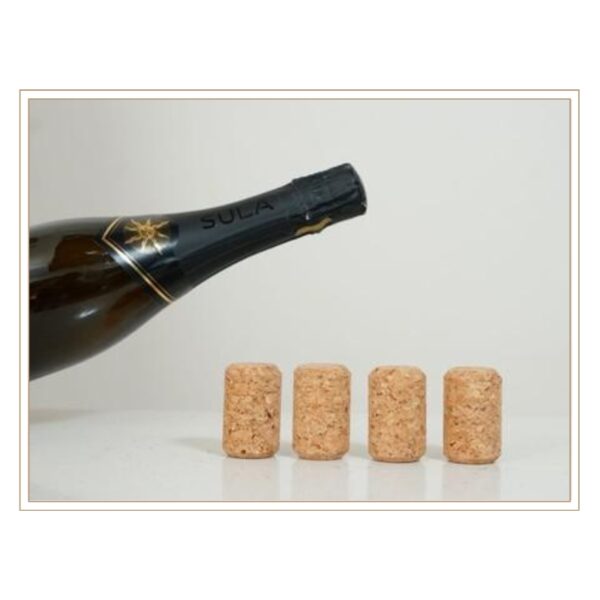 Traditional Cylindrical Wine Bottle Corks for Preservation and Storage of Wines, Champagnes, and Sparkling Drinks