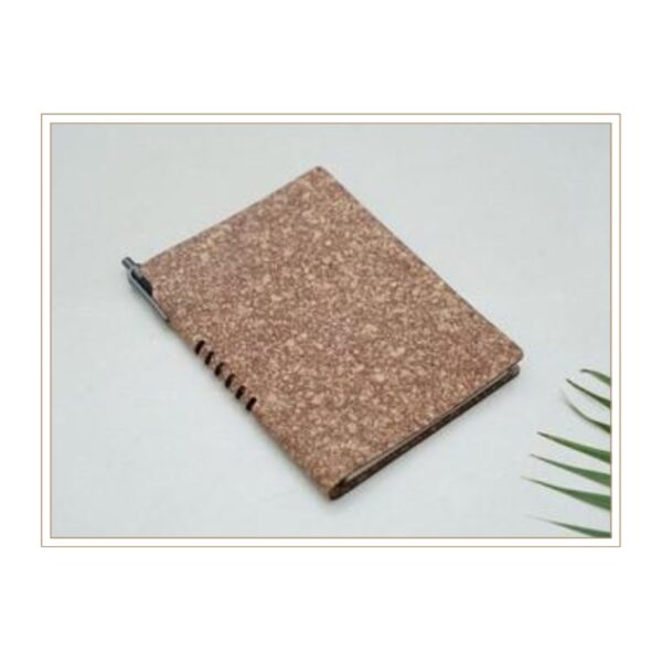 Versatile Spiral-Bound Cork Notebook with Integrated Pen Holder for Creative Ideas and Efficient Note-Taking