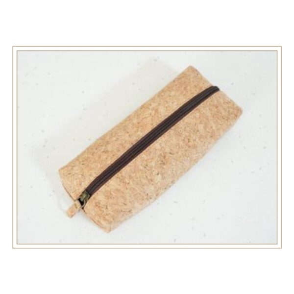 Simple and Sustainable Natural Cork Pencil Pouch with Clean Design and Reliable Zipper for Everyday Stationery Storage