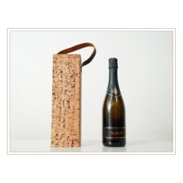Eco-Friendly Cork-Finish Wine Bottle Carrier with Leather Strap for Elegant Gift Presentation